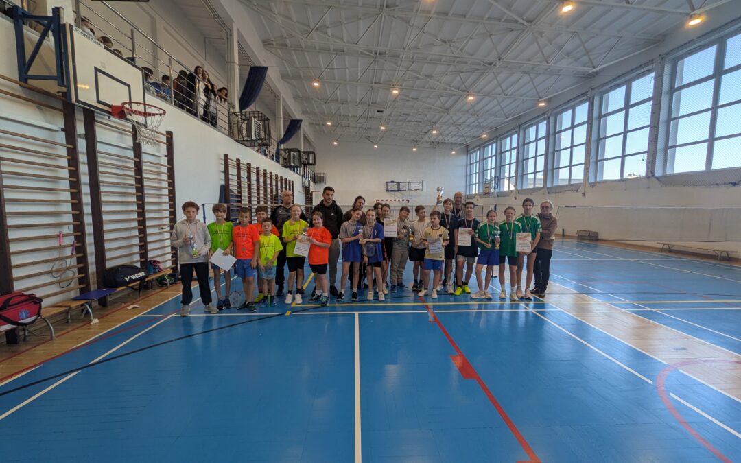 ID, IMS, LIC – drużynowy badminton – WYNIKI